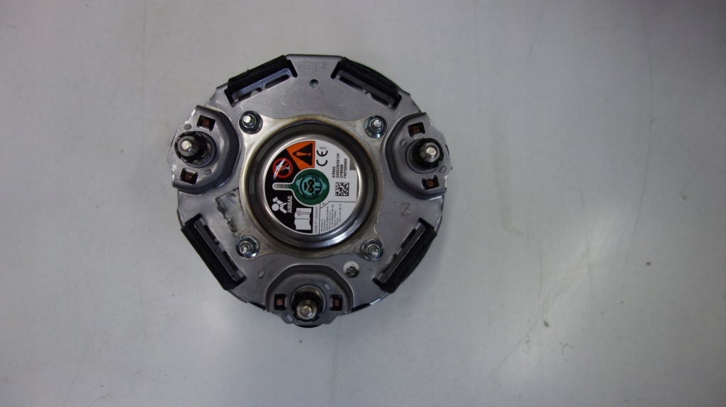 фото №4, Toyota aygo x приборная панель консоль подушка безопасности оригинал