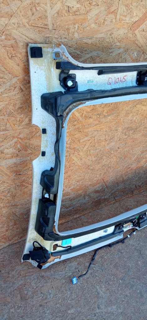 фото №13, Tesla model 3 17-потолок подкрылок панорама p1614411-01-a