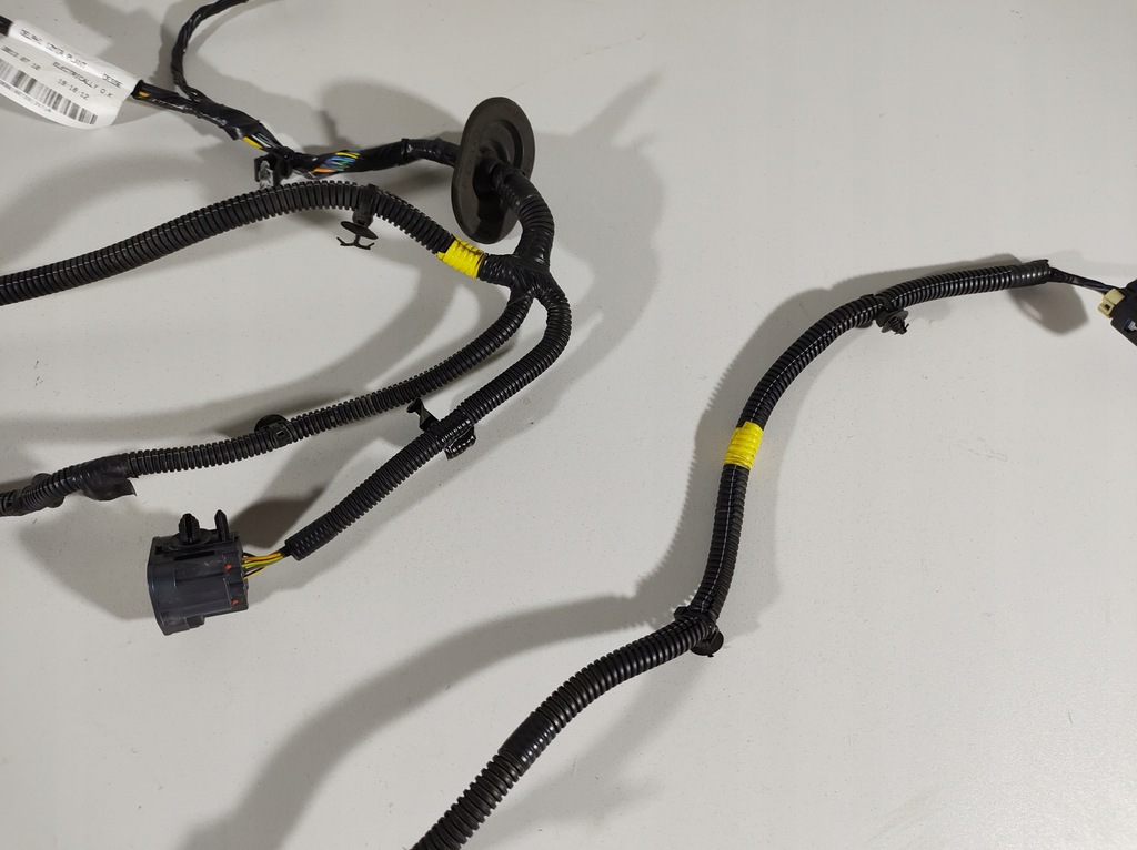 фото №11, Volvo v60 13r- электропроводка жгут бампера задняя