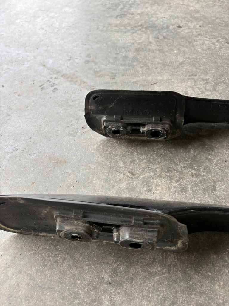 Toyota rav4 2 рейлінги дахові заглушки болти комплект 5d Зі Шроту