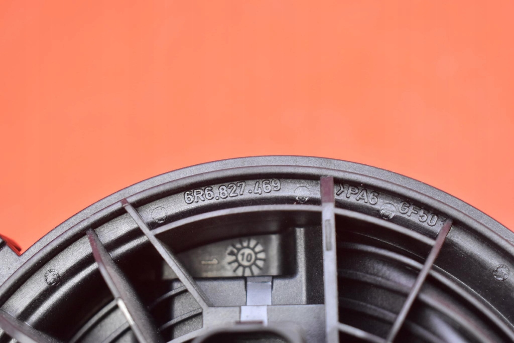 фото №8, Ручка крышки задняя задний эмблема 6r6827469 vw polo 5 v 6r 5d 09-15