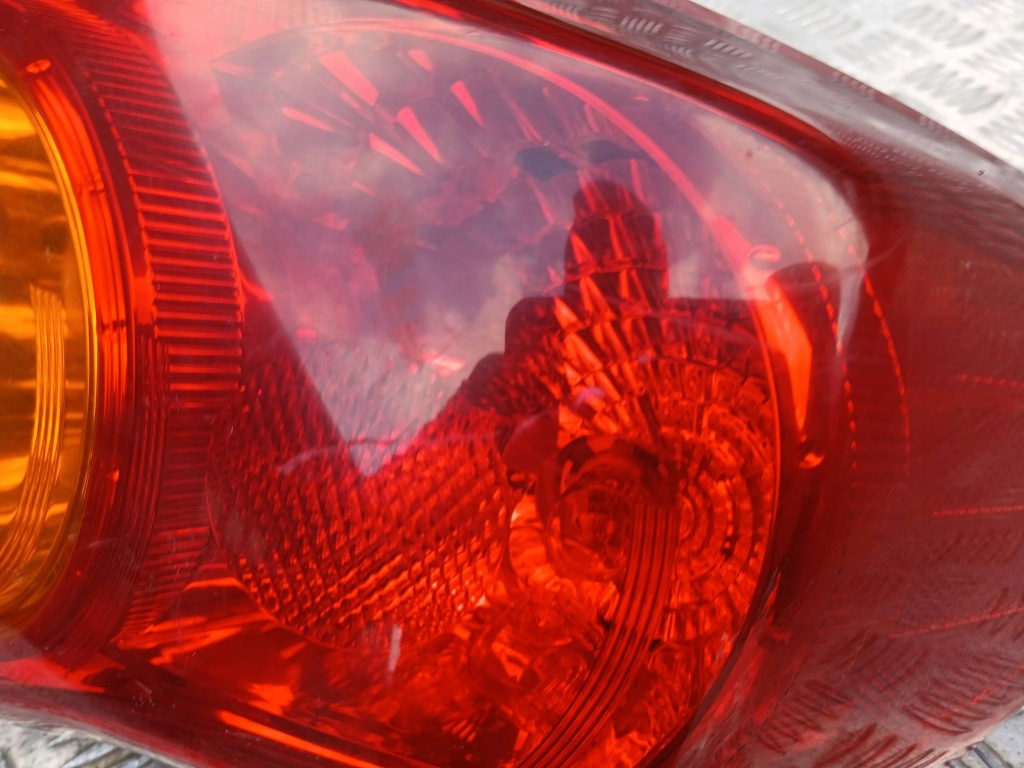 Toyota corolla e15 фара права задня задні седан 2007r Зі Шроту