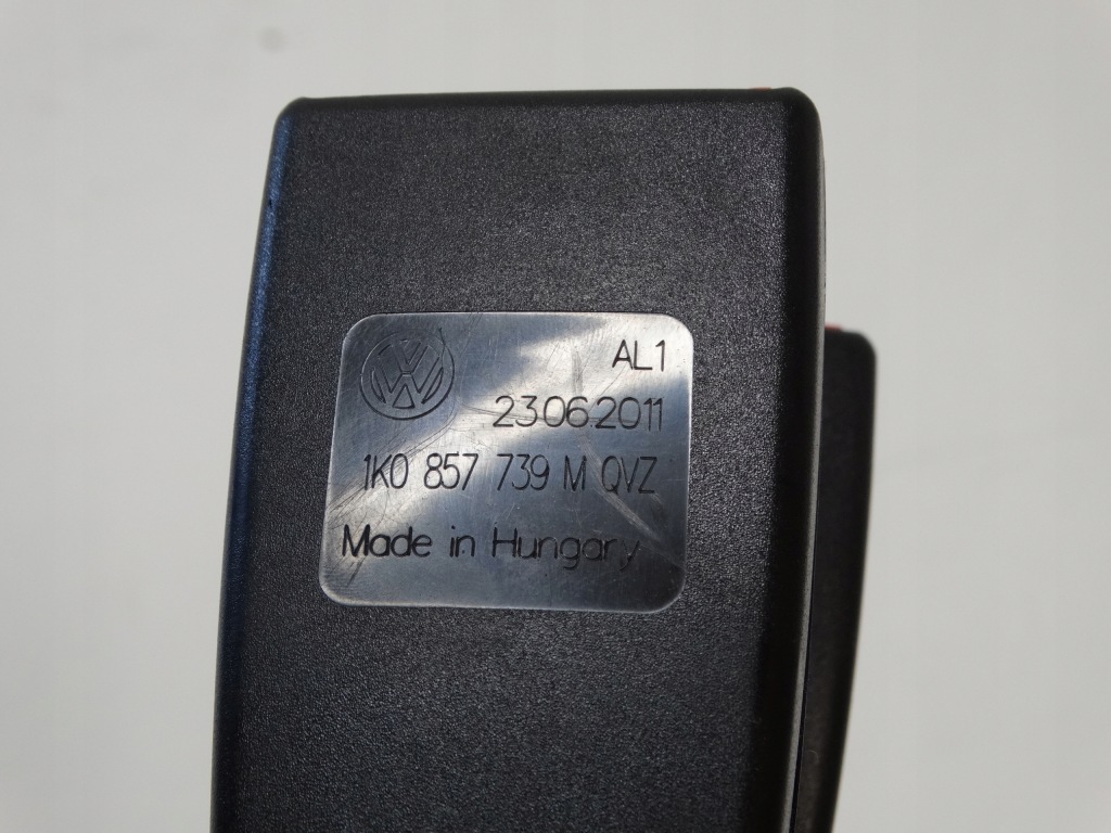 фото №5, Клипса ремней предохранитель. задняя vw golf vi 1k0857739m