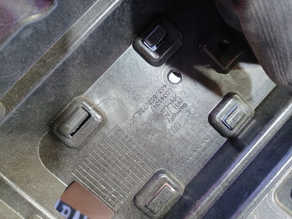 фото №9, Audi e-tron gt czerwona nić панель приладів консоль подушка безпеки подушки безпеки ремені org демонтаж