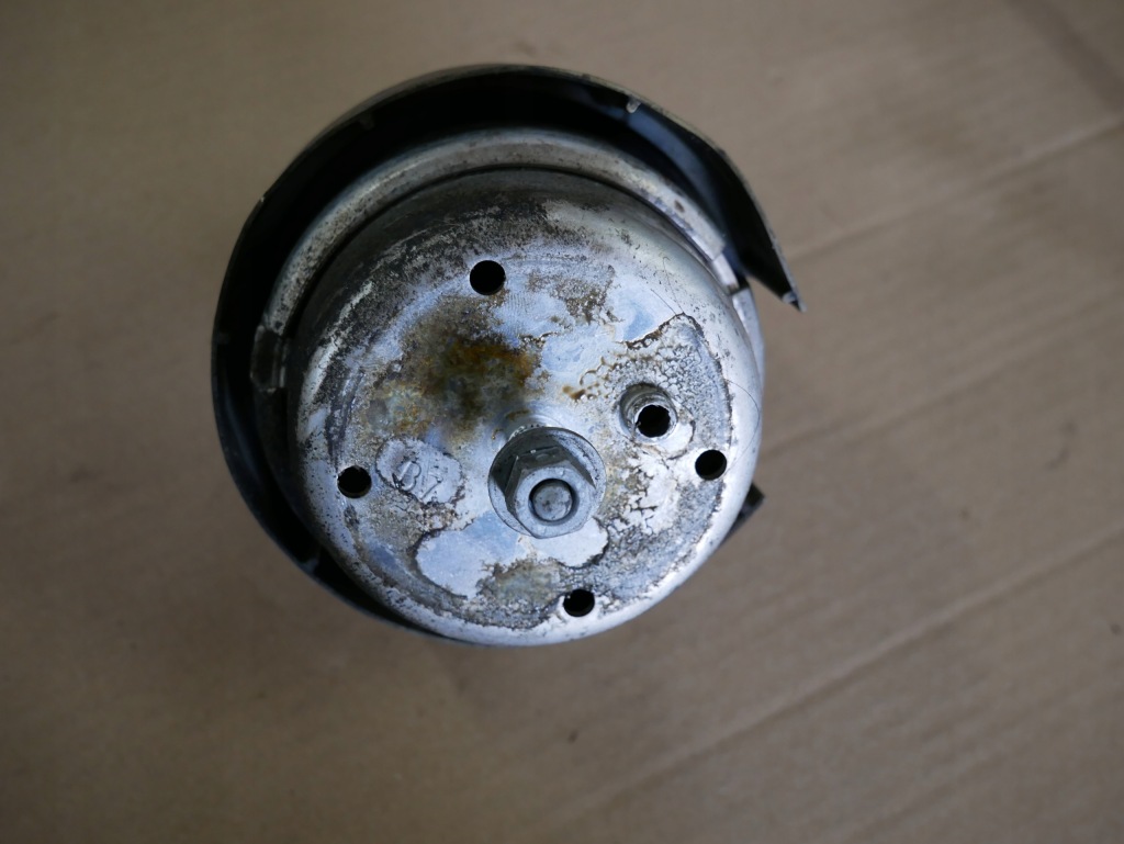 фото №1, Audi a4 b7 2.0 tsi левая подушка двигателя