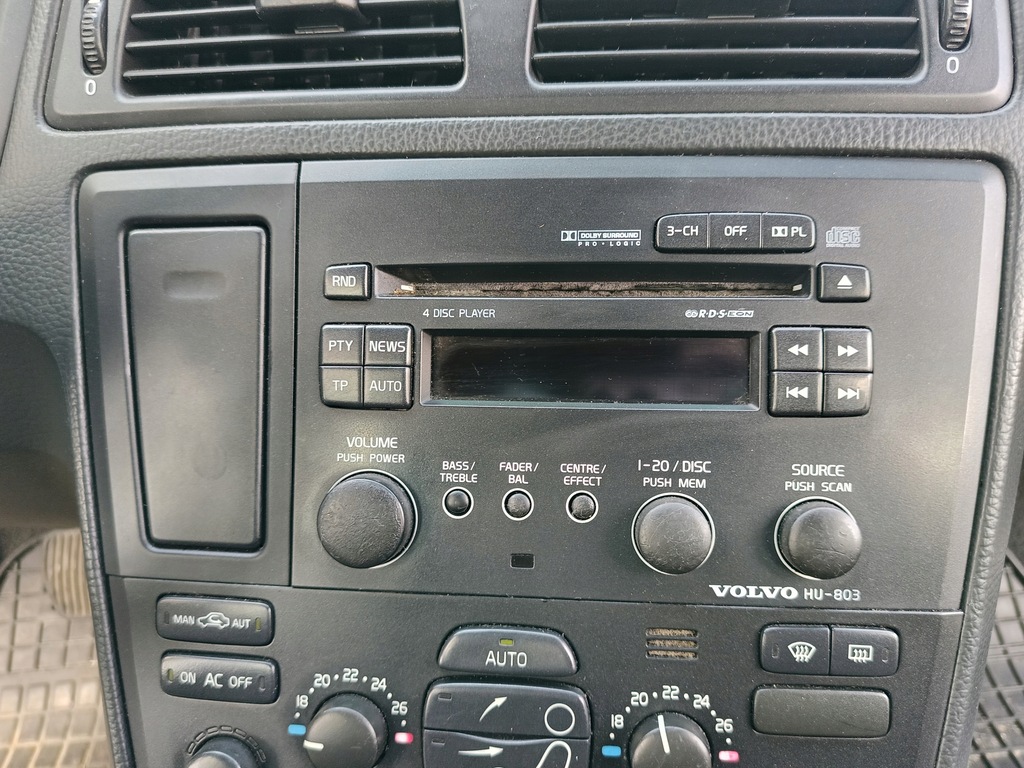 фото №1, Volvo s60 1 i 00-10 радио оригинальные cd отсутствует код