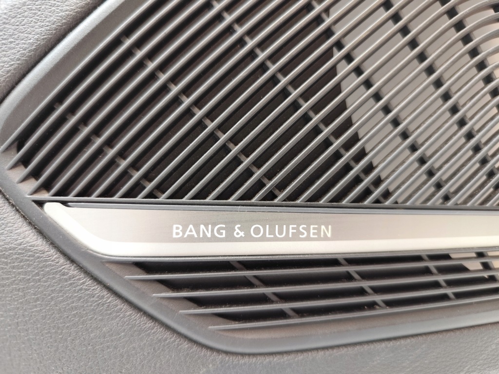 фото №10, Audi a4 b9 sedan сидіння заднє сидіння обшивки тунель шкіра alcantara