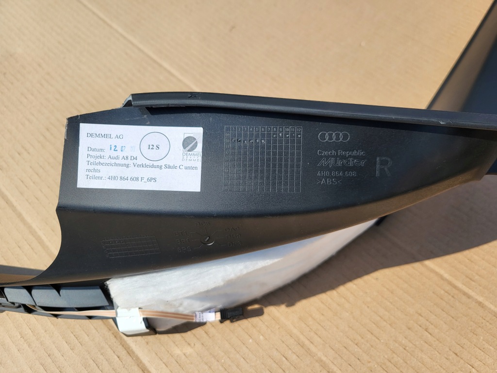 Молдинг порог накладка порог правый  задняя audi a8 d4 оригинальный номер европа  4h0864608 Цена