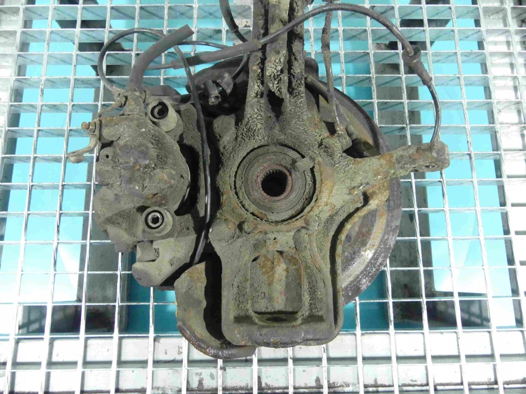 фото №4, Поворотний кулак права ступиця перед 1.6 16v alfa romeo 147