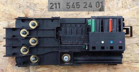 Купити Коробка запобіжників mercedes e w211 cls w219 2115452401