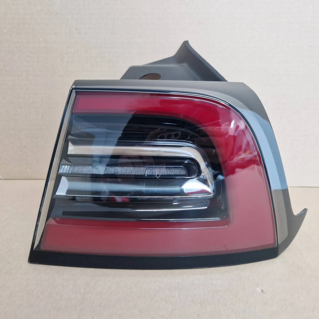 Купить Фара led правый задний  tesla 3 17-23 идеальная