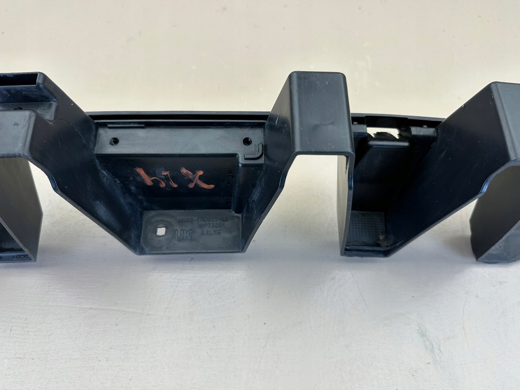 фото №7, Jaguar f-pace 16r- напрямна задня кронштейн бампера задні hk83-17e855-ad