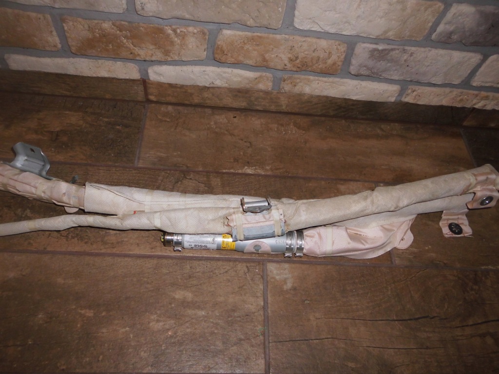 фото №1, Mazda 2 najnowsza шторка безпеки права сторона