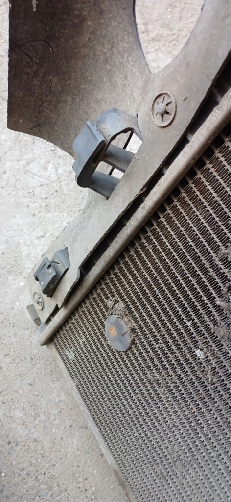 фото №8, Mercedes w163 ml радиатор воды 2.7 cdi