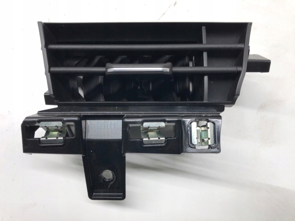 фото №4, Решётка обдув перед renault clio v 687608207r хэтчбек