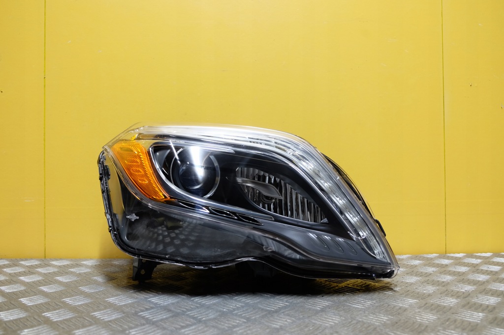 фото №1, Mercedes glk x204 lift 2012- фара лампа ксенон с led правая usa
