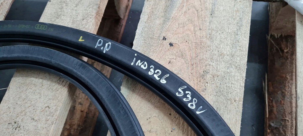 фото №8, S3 8v sedan a3 прокладка права правий перед sedan 8v5831721