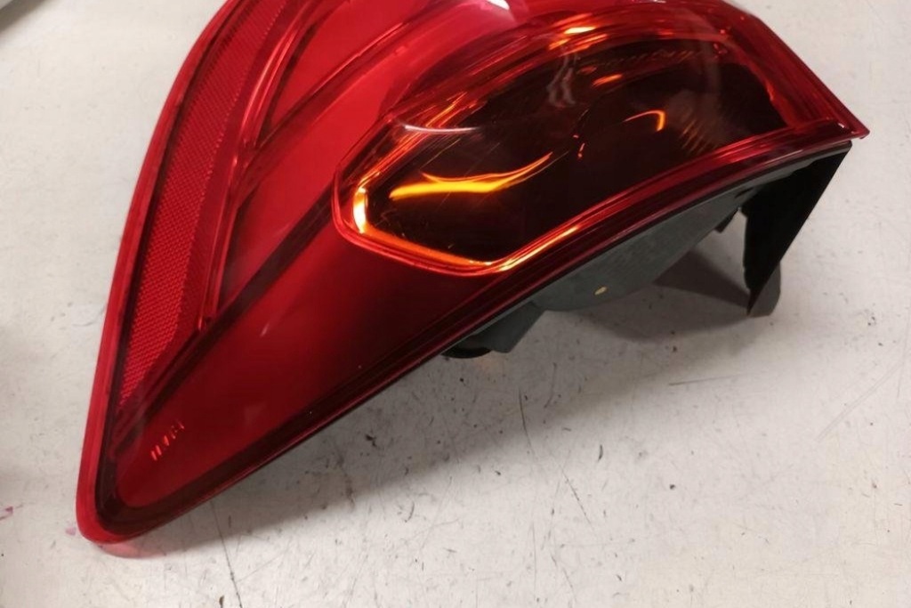 фото №9, Лампа права задня bmw 3 f30, f80 1090106 2.0l дизель 2014