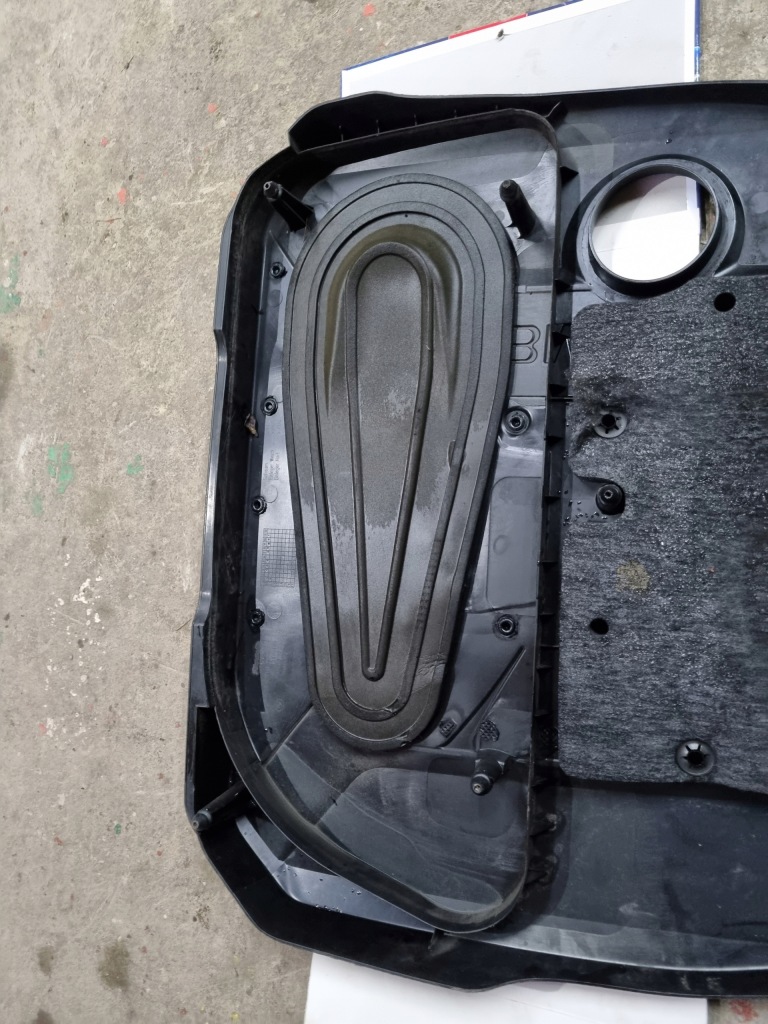 Верхний защита двигателя bmw 5 f10 13717802847 2012 в Украине