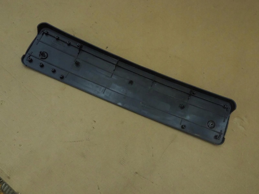 Mercedes eqe рамка pod номерной знак перед a2958855700 Оригинал