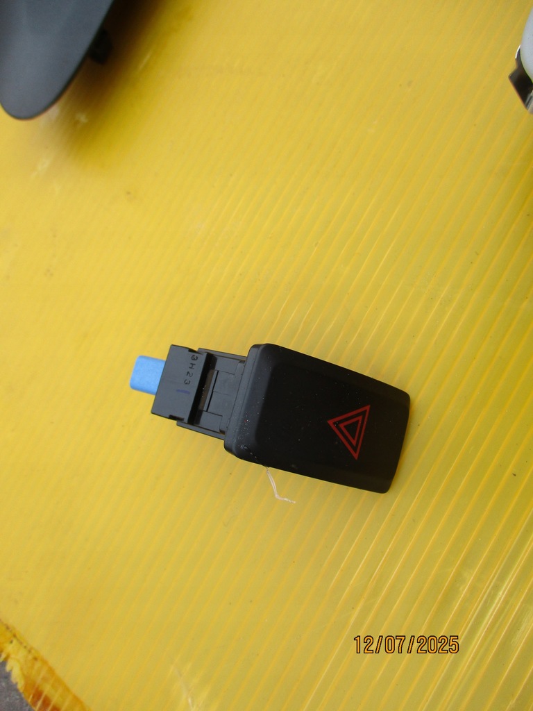 фото №1, Mitsubishi space star ii перемикач аварійних