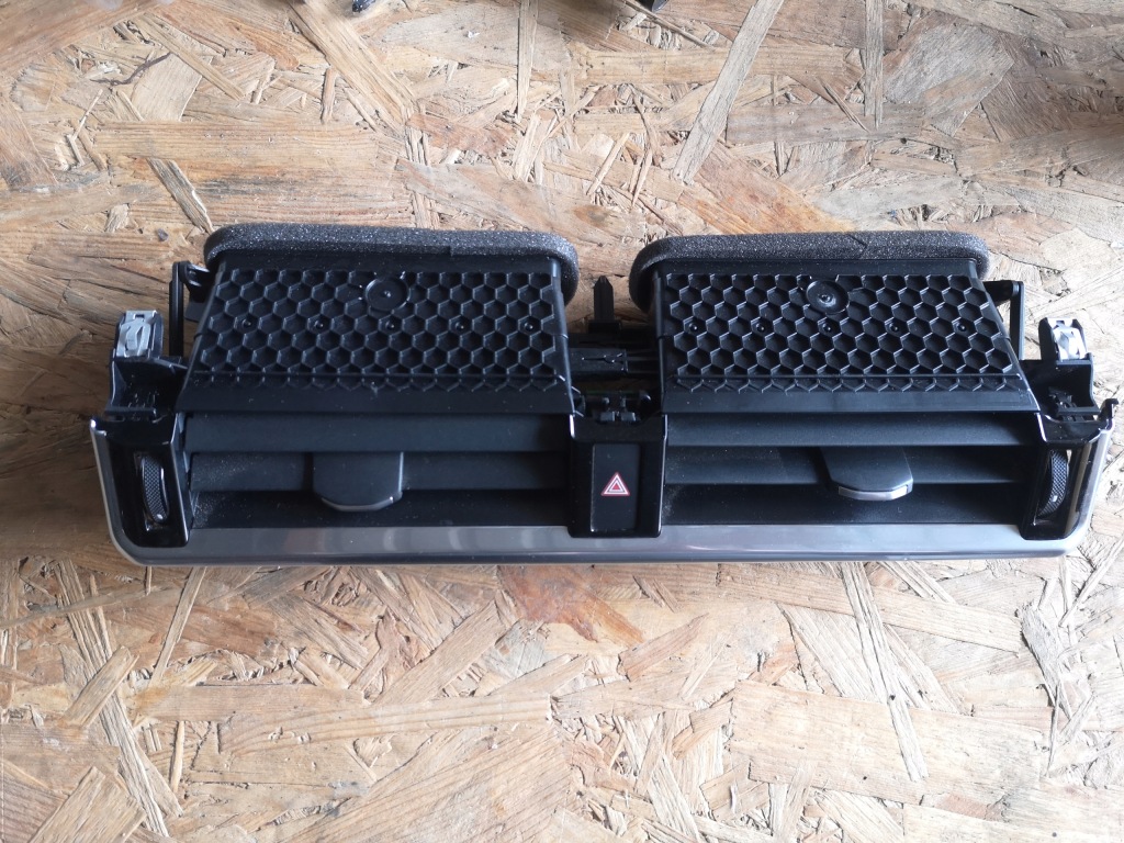 фото №1, Rr velar решётка обдув средняя j8a2-014l20