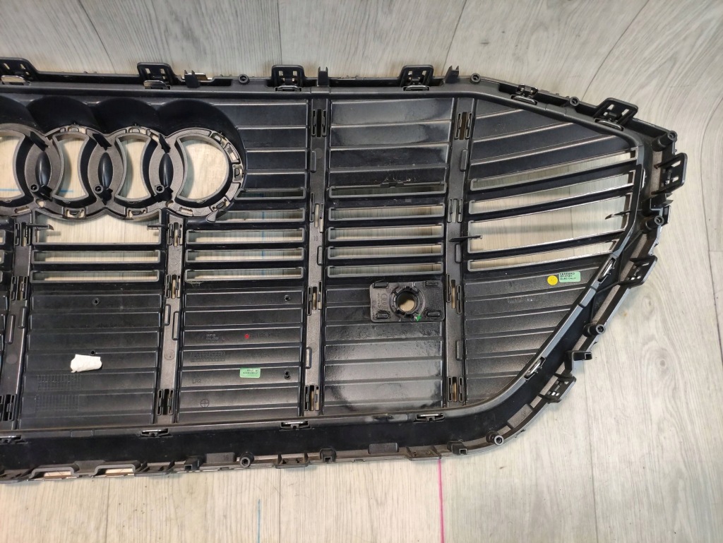 Audi e-tron решітка радіатора решітка  радіатора 4ke853651b в Україні