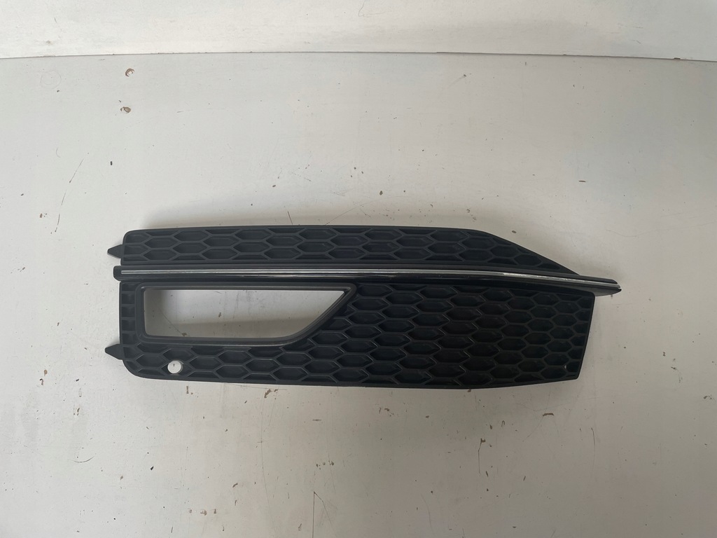 фото №1, Решітка протитуманної фари ліва audi a4 b8 s-line