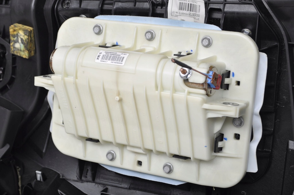 фото №16, Renault megane iii gt приборная панель приборная приборная панель ремни подушка подушка безопасности eu