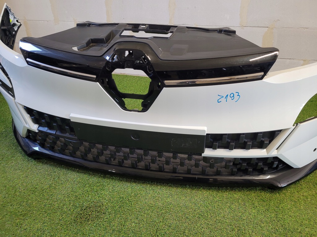 фото №7, Renault megane v 5 e-tech бампер перед передний