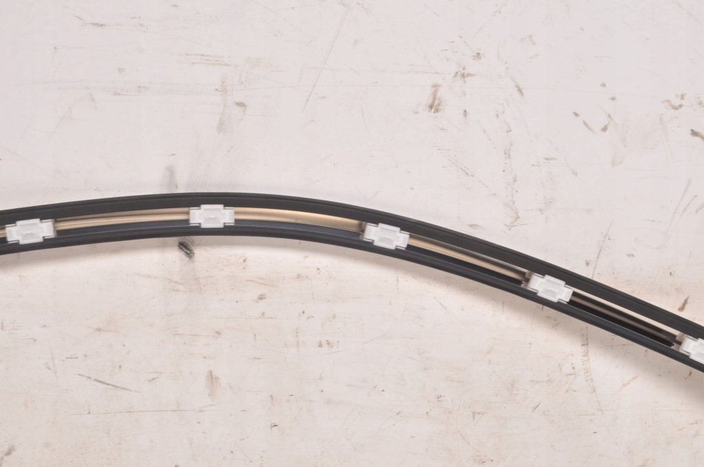 Opel mokka b 2 молдинг дах дахова ліва 9834902480 Ціна