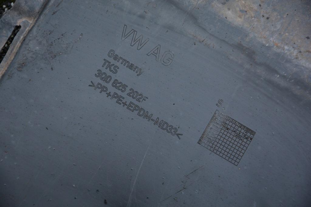 фото №8, Защита подвеска правая vw passat b8 3q0825202f