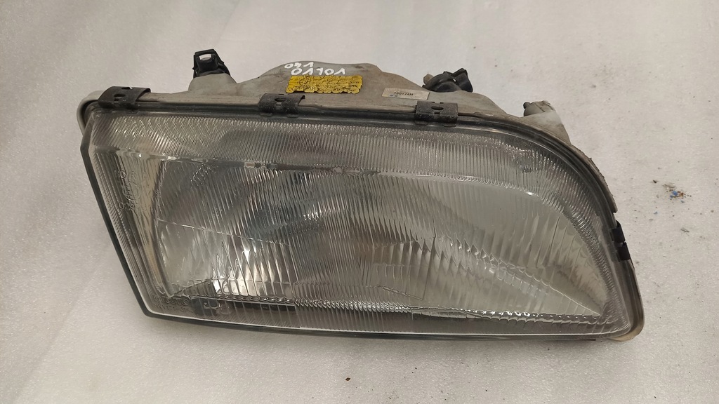 фото №1, Лампа передня права volvo v40