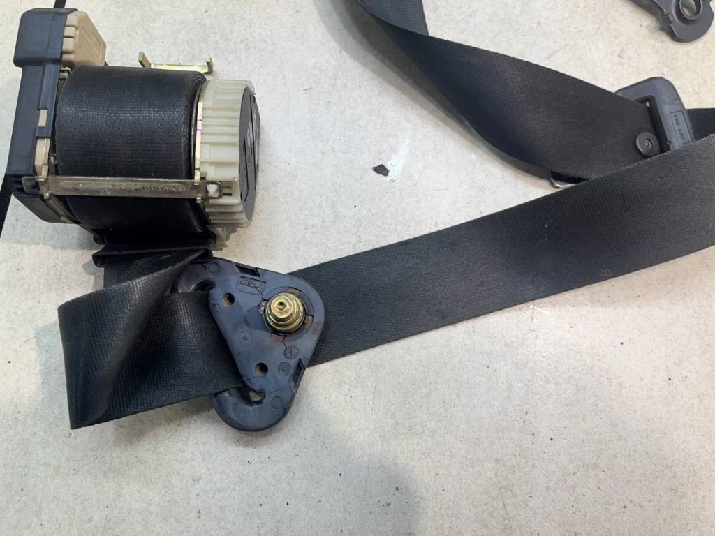 Ремень безопасности правая  перед kangoo 1 fl 1.5 dci 43594 Киев