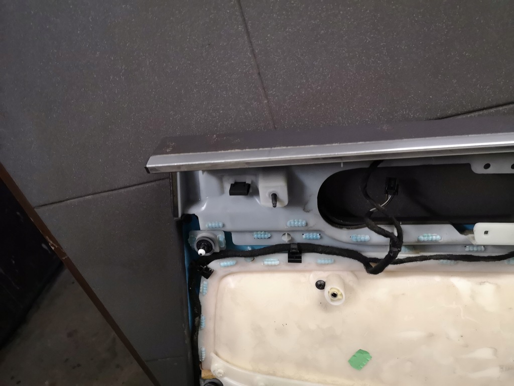 фото №12, Обшивка оббивка двері лівий задня vw phaeton