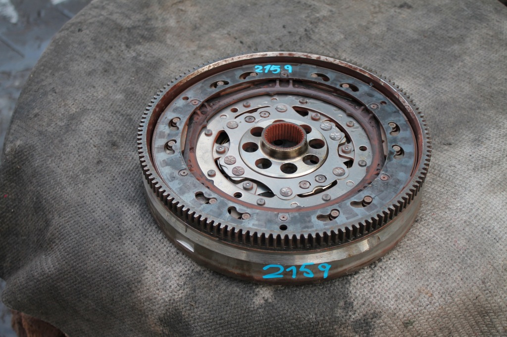 фото №1, 2159. колесо двомасовий vw t6 03n105266h