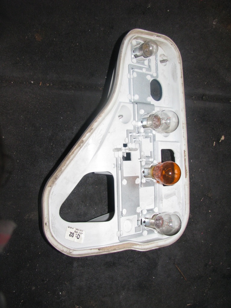 фото №1, Вкладыш лампы правый задняя opel astra h kombi 417042 r