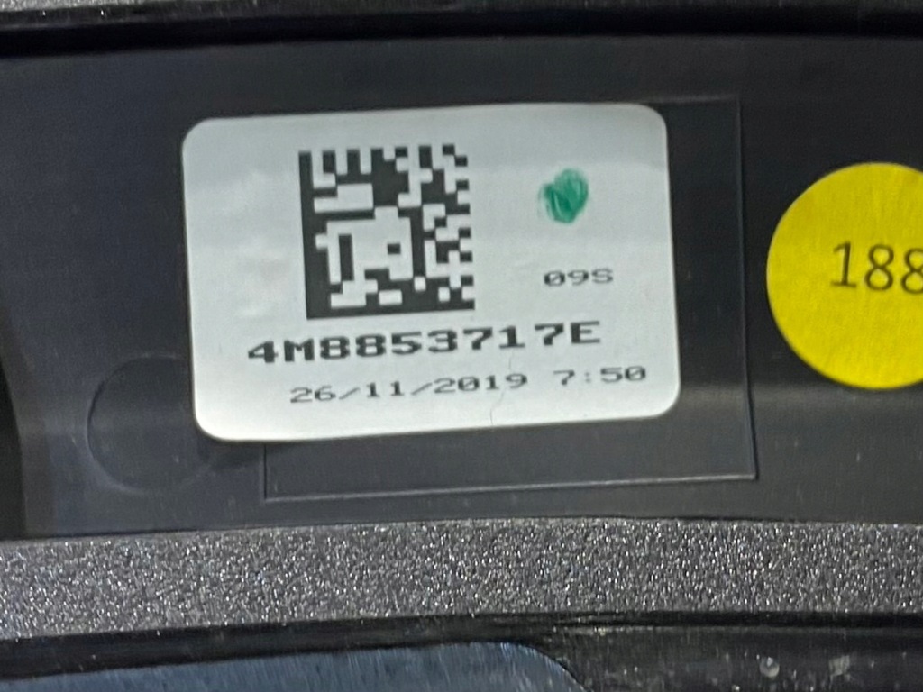 фото №8, Audi rsq8 q8 защита молдинг крыла lh 4m8853717 e