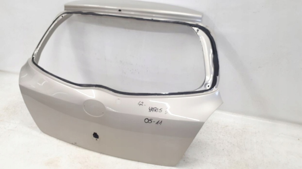 фото №3, Toyota yaris 2 2005-2011 кришка багажника задня