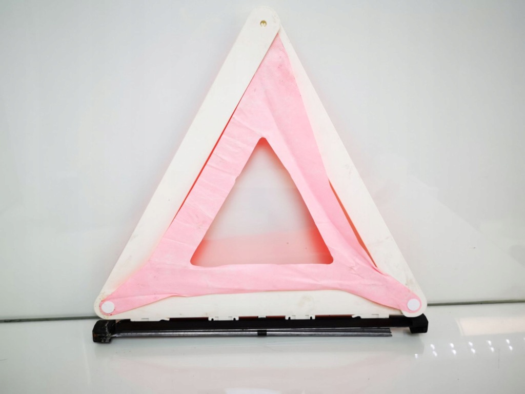 2000 bmw 3 e46 трикутник попереджувальний 1095534 в Україні