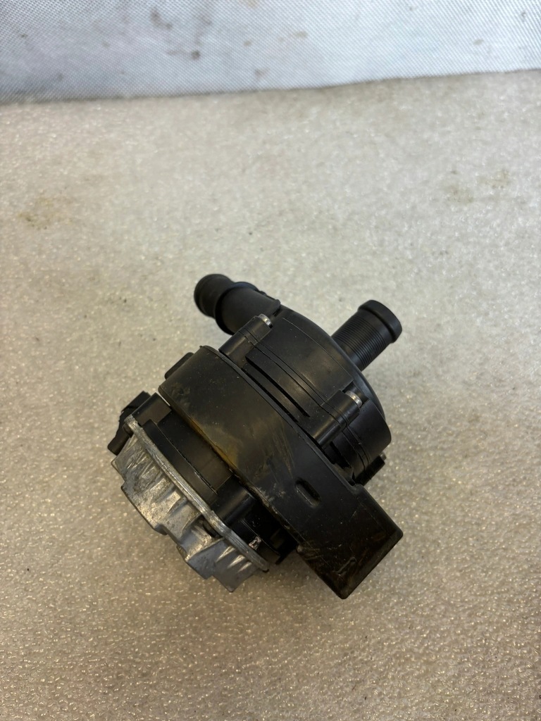 фото №1, Насос wody renault trafic iv 4 210100113r org fv