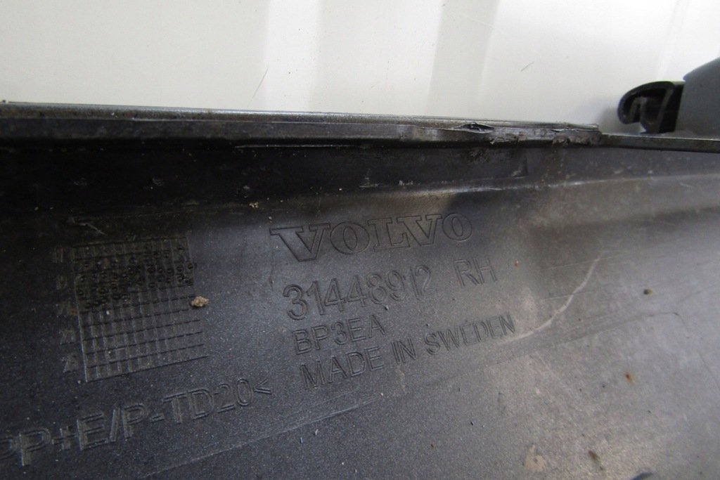 фото №9, Молдинг поріг права volvo s60 iii v60 ii 18-