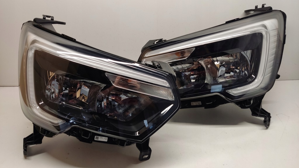 фото №1, Renault master 4 iv фара лівий правий з led