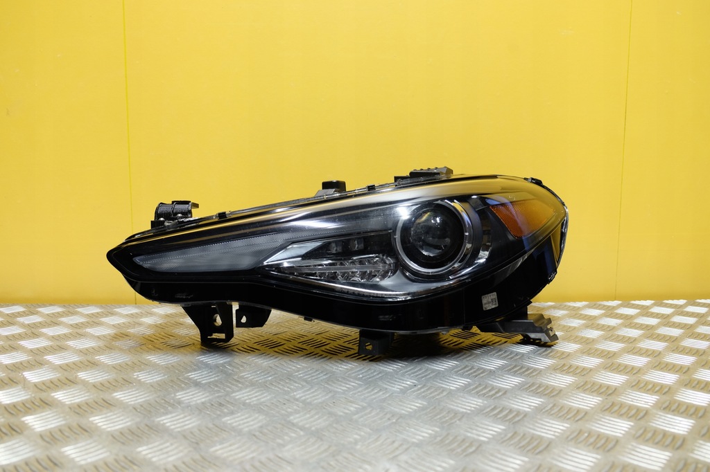 фото №1, Alfa romeo giulia 2016- фара лампа ксенон некерована l usa