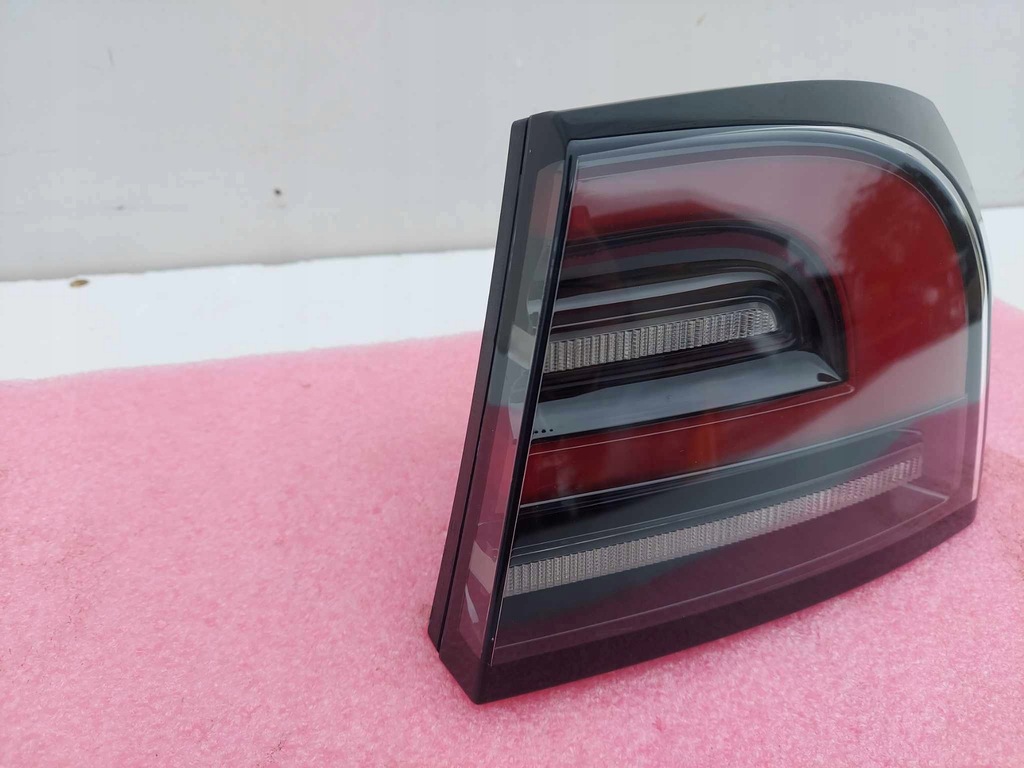 фото №2, Tesla model s plaid лампа права задня задня led