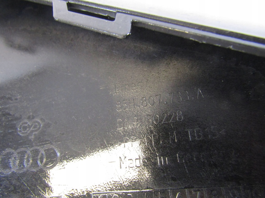 фото №12, Audi q6 e-tron накладка спойлер бампера перед 85h807733a