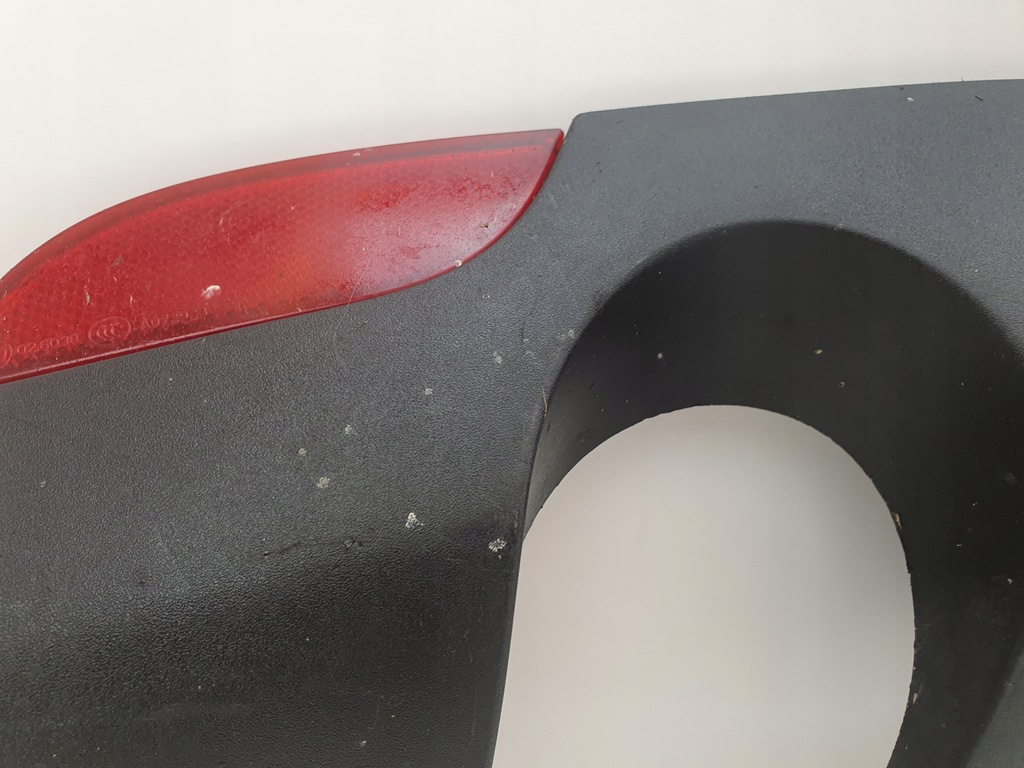 фото №5, Спойлер бампера задняя отражатели audi a1 8x0807421