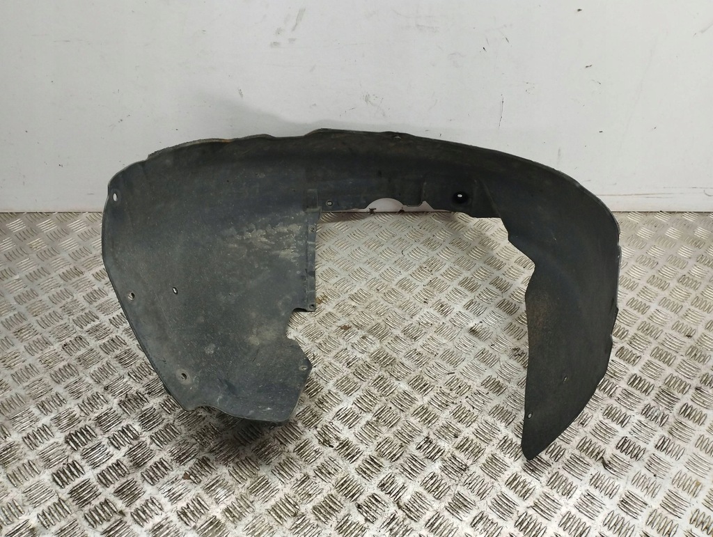 фото №8, Audi a4 s4 b6 8e 8h 2002 левая сторона подкрылок передние