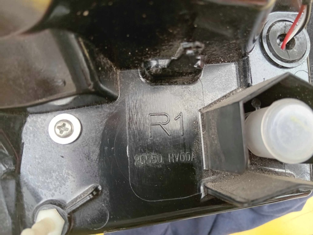 фото №10, Nissan qashqai лампа задняя правая j11 lift 26550hv00a