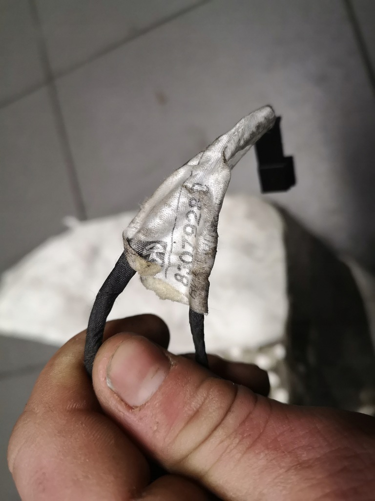 фото №8, Мат обшивка дверей сидіння перед audi a8 d3 8307928d